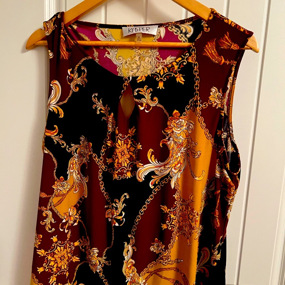 Sleeveless top size extra-large by Kasper